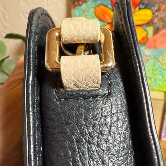 Kate Spade Black Crossbody Bag with Bow - Size 8.75”L x 6.5”H x 2”W - Picture 8 of 15